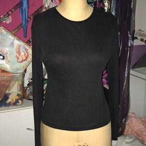 Black Long-Sleeved Sweatshirt